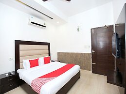 OYO 1355 Hotel Dream