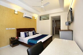 OYO 1496 Hotel Sky 5