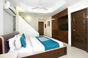 OYO 1496 Hotel Sky 5