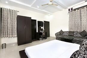 Capital O 9235 Hotel Nayyar