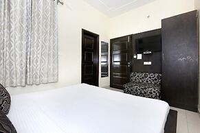 Capital O 9235 Hotel Nayyar