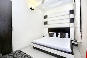 Capital O 9235 Hotel Nayyar