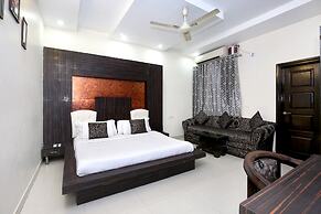 Capital O 9235 Hotel Nayyar