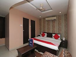 OYO 11722 Crystal Guest House