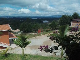 LookOut Lodge Mirador de Guatape
