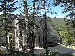 Arrowhead Manor Bed & Breakfast Inn & Event Center