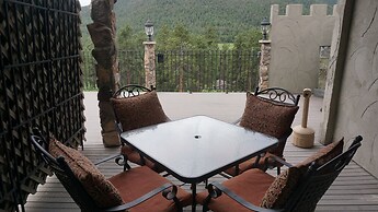 Arrowhead Manor Bed & Breakfast Inn & Event Center