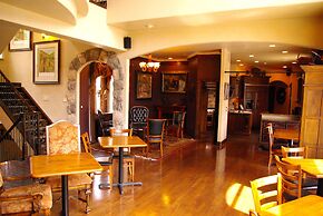 Arrowhead Manor Bed & Breakfast Inn & Event Center