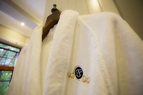 The Browns' Luxury Guest Suites