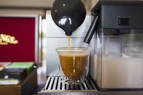 The Browns' Luxury Guest Suites