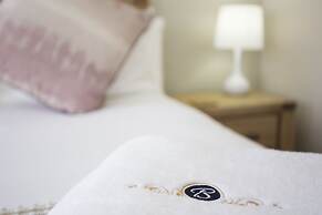 The Browns' Luxury Guest Suites