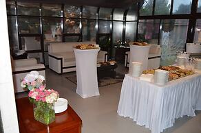 Airport Garden Boutique Hotel