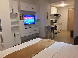 M Place at Abs by Noemi