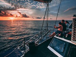 Coral Sea Dreaming Dive and Sail