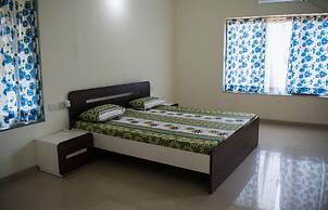 4BHK by Tripvillas Holiday Homes