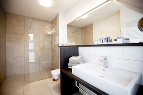 Boardinghouse by M&K