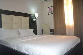 Mac Dove Lounge & Suites ltd