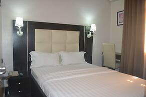 Mac Dove Lounge & Suites ltd
