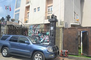 Mac Dove Lounge & Suites ltd