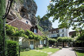 Logis Hôtel Domaine les Falaises