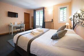 Logis Hôtel Domaine les Falaises