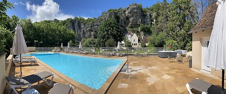 Logis Hôtel Domaine les Falaises