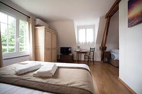 Logis Hôtel Domaine les Falaises