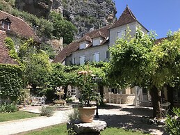 Logis Hôtel Domaine les Falaises