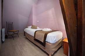 Logis Hôtel Domaine les Falaises