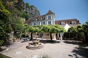 Logis Hôtel Domaine les Falaises