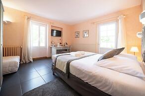 Logis Hôtel Domaine les Falaises
