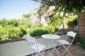 Logis Hôtel Domaine les Falaises
