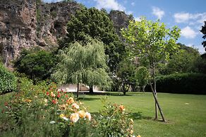 Logis Hôtel Domaine les Falaises
