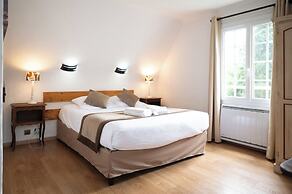 Logis Hôtel Domaine les Falaises