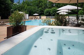 Logis Hôtel Domaine les Falaises