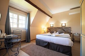 Logis Hôtel Domaine les Falaises