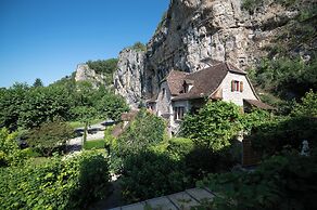 Logis Hôtel Domaine les Falaises
