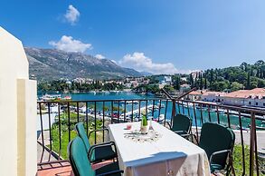 Apartments & Rooms Mihajica