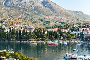 Apartments & Rooms Mihajica