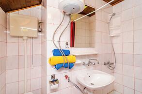 Apartments & Rooms Mihajica
