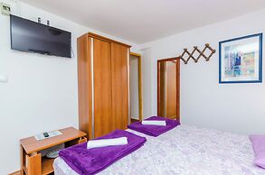Apartments & Rooms Mihajica