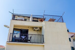 Apartments & Rooms Mihajica