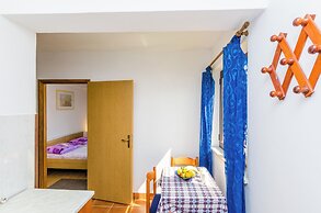 Apartments & Rooms Mihajica