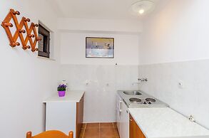Apartments & Rooms Mihajica
