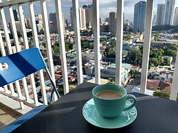 Condo Unit With Balcony in Manila