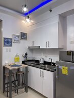 Condo Unit With Balcony in Manila