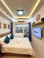 Condo Unit With Balcony in Manila