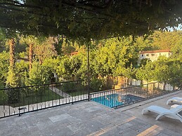 Kamarca House Hotel