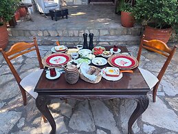 Kamarca House Hotel