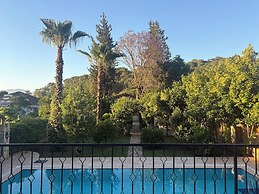 Kamarca House Hotel